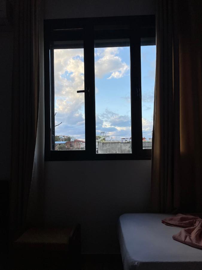 Vila Osmenaj Rent Room Or Apartment Vlore Exterior photo
