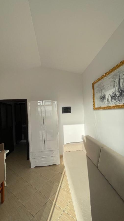 Vila Osmenaj Rent Room Or Apartment Vlore Exterior photo