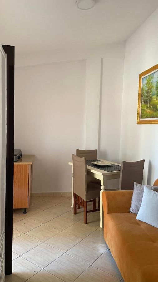 Vila Osmenaj Rent Room Or Apartment Vlore Exterior photo
